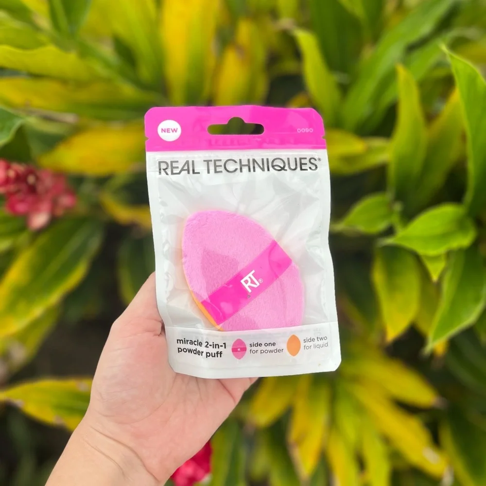 BNIB Real Techniques Miracle 2-in-1 Dual Sided Powder Puff